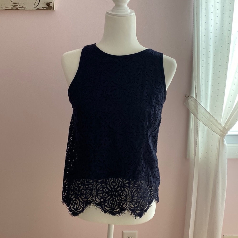 Loft. Navy Lace lined sleeveless top